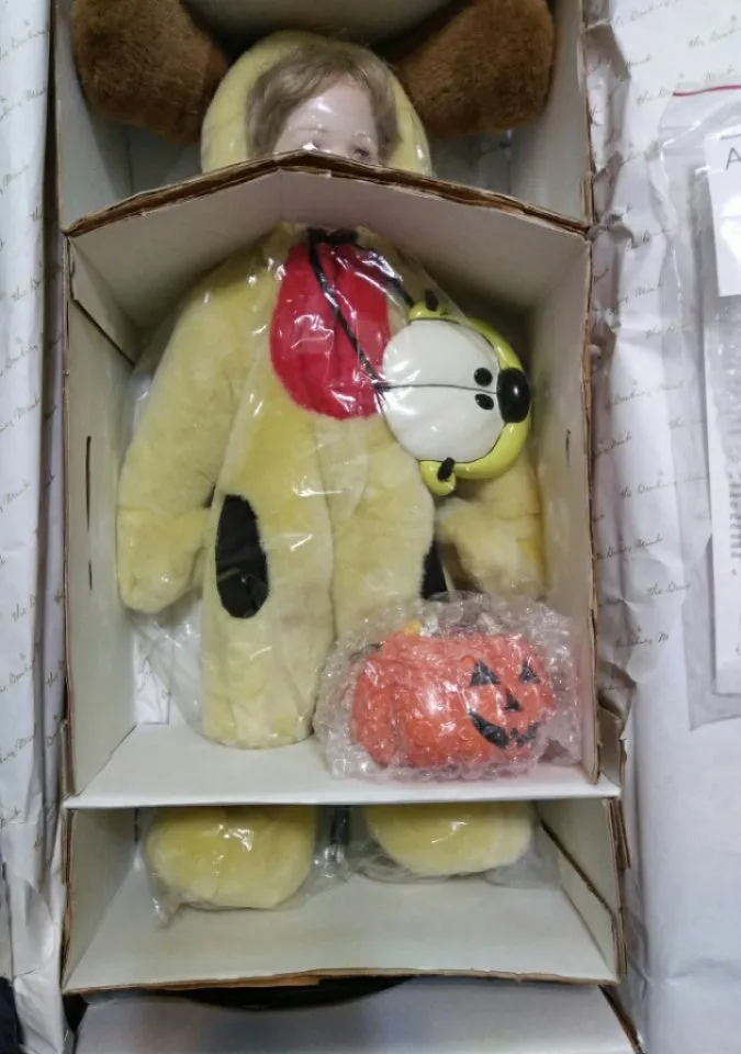 Danbury Mint Halloween Trick Or Treat  Odie Doll