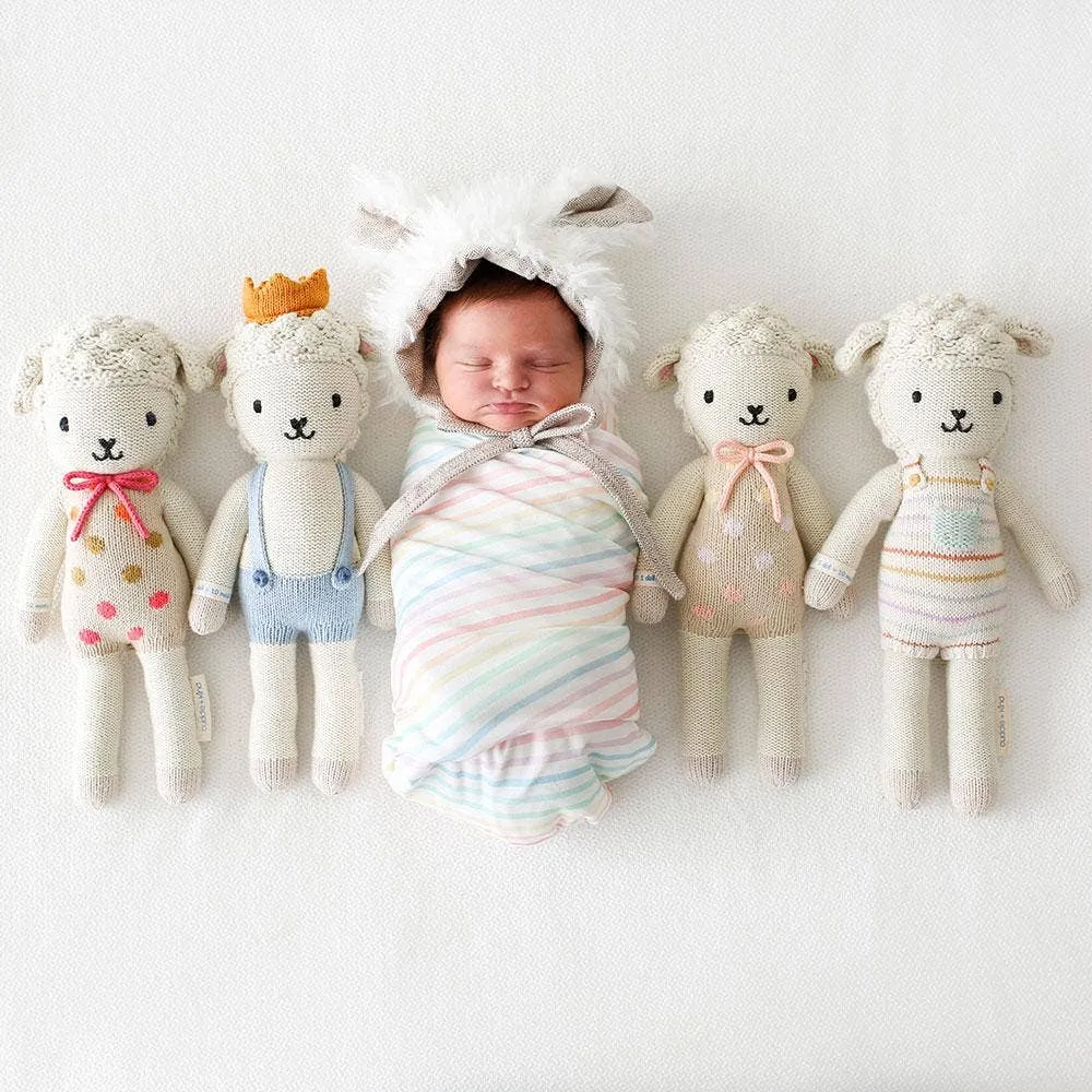 Lucy the lamb (pastel), gives 10 meals: Little - 13"
