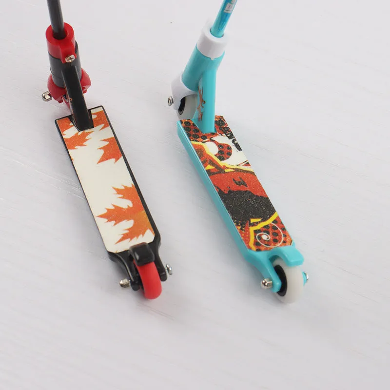 Mini Fingertip Pedal Car Skateboard Toy