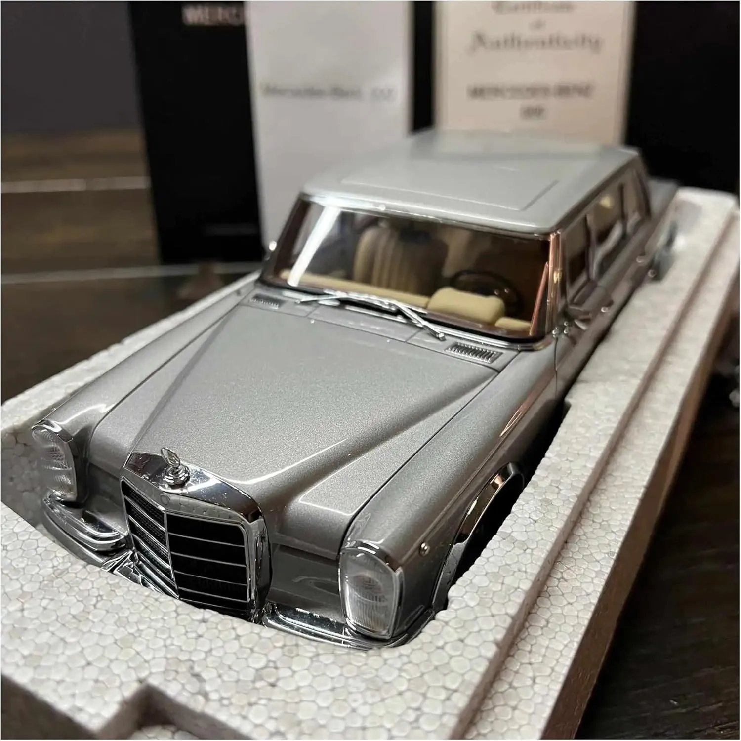 Vehicle Model Fit for Pullman 600 1 18 Silver Alloy Fully Open Simulation Limited Edition Model Metal pose soup ultimately Car Toy Gift Festive Deluxe Gift Resin Car 